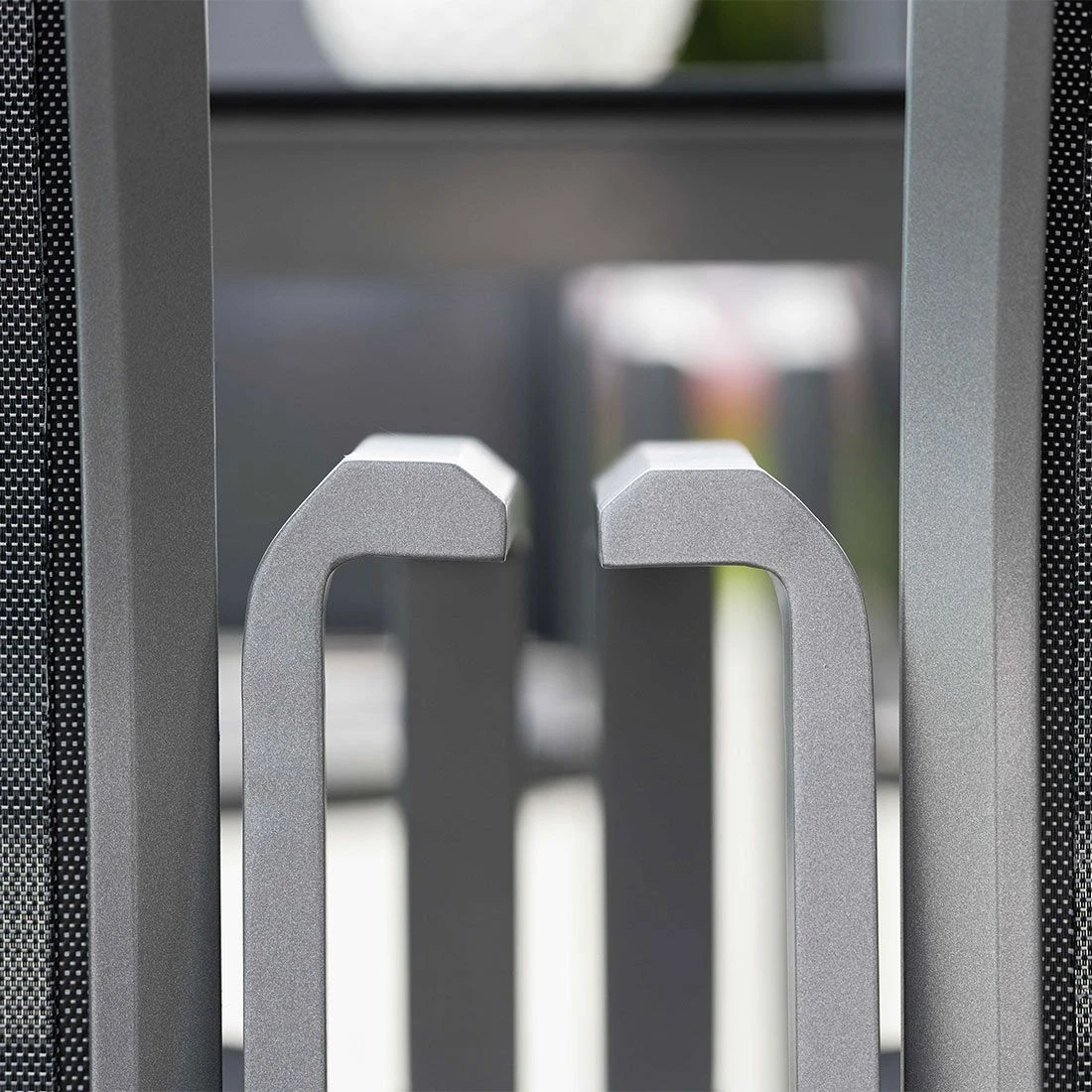 Stern Kari Stapelsessel Aluminium/Textilene Graphit/Silbergrau 8 Stern Kari Stapelsessel Aluminium/Textilene Graphit/Silbergrau – Bild 8