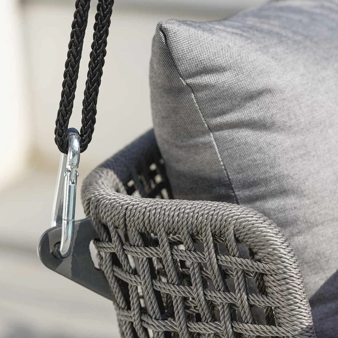 Stern Greta Schaukel Aluminium/Rope Inklusive Kissen Anthrazit/Platin/Seidengrau 4 Stern Greta Schaukel Aluminium/Rope Inklusive Kissen Anthrazit/Platin/Seidengrau – Bild 4