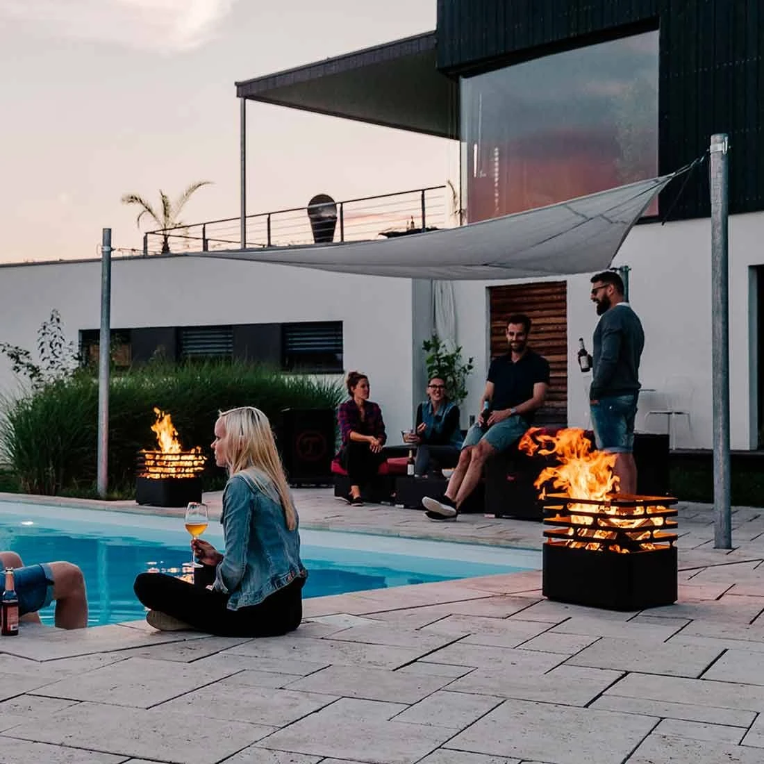 Höfats CUBE Feuerkorb Edelstahl Schwarz 8 Höfats CUBE Feuerkorb Edelstahl Schwarz – Bild 8