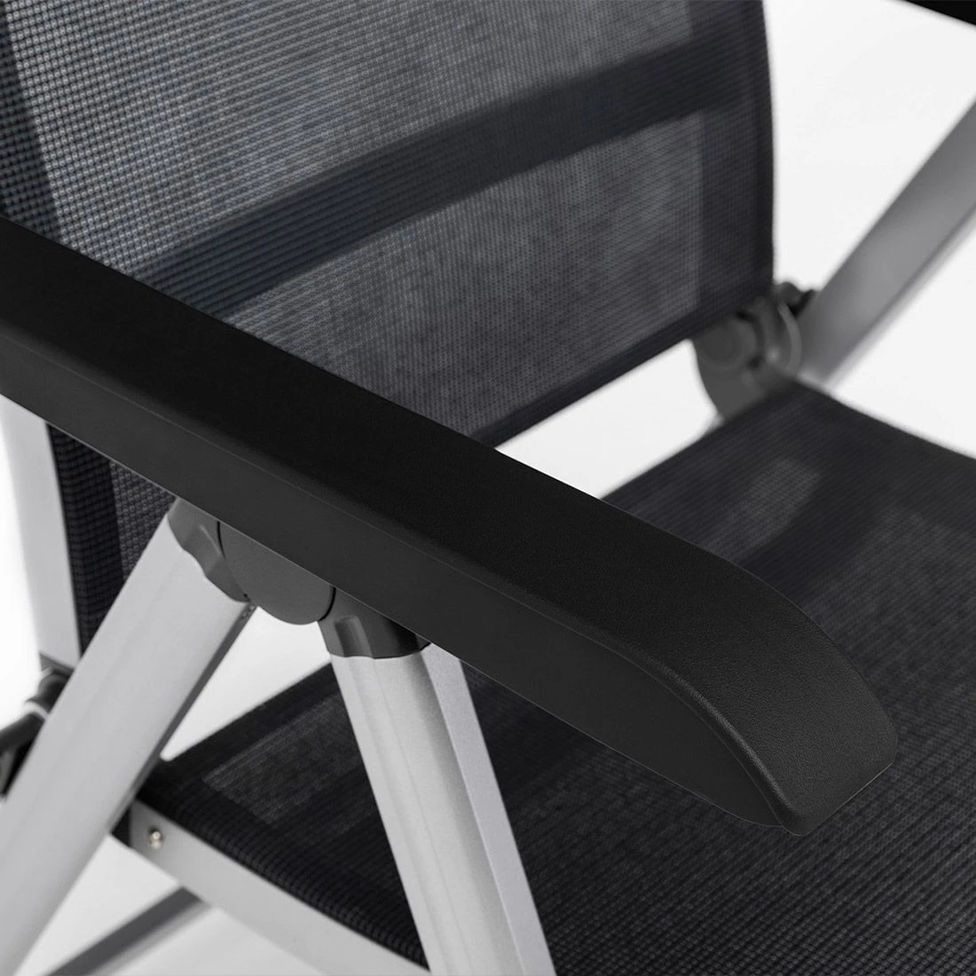 Kettler Basic+ Premium Klappsessel Aluminium/Textilene Silber/Lakritz 10 Kettler Basic+ Premium Klappsessel Aluminium/Textilene Silber/Lakritz – Bild 10