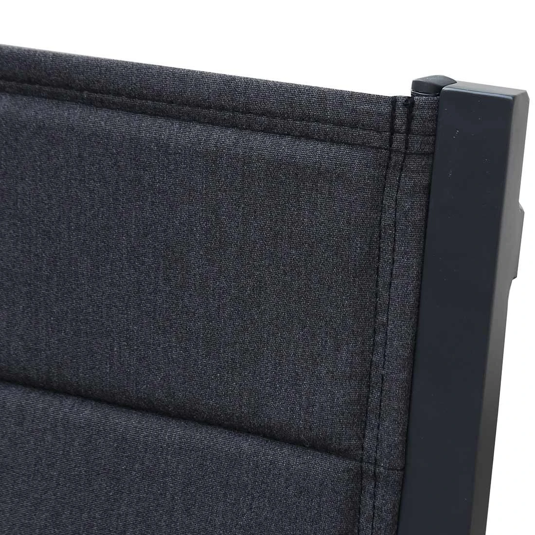 OUTLIV. London Stapelsessel Aluminium/Sunbrella Anthrazit/Sooty 5 OUTLIV. London Stapelsessel Aluminium/Sunbrella Anthrazit/Sooty – Bild 5