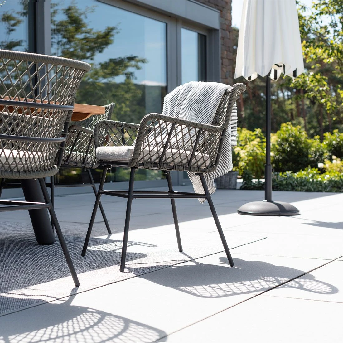 Schöner Wohnen Bonaire Schirmständer Ø50cm Aluminium/Beton Schwarz 2 Schöner Wohnen Bonaire Schirmständer Ø50cm Aluminium/Beton Schwarz – Bild 2